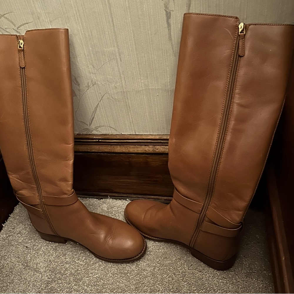 Beautiful Michael Kors, leather boots.